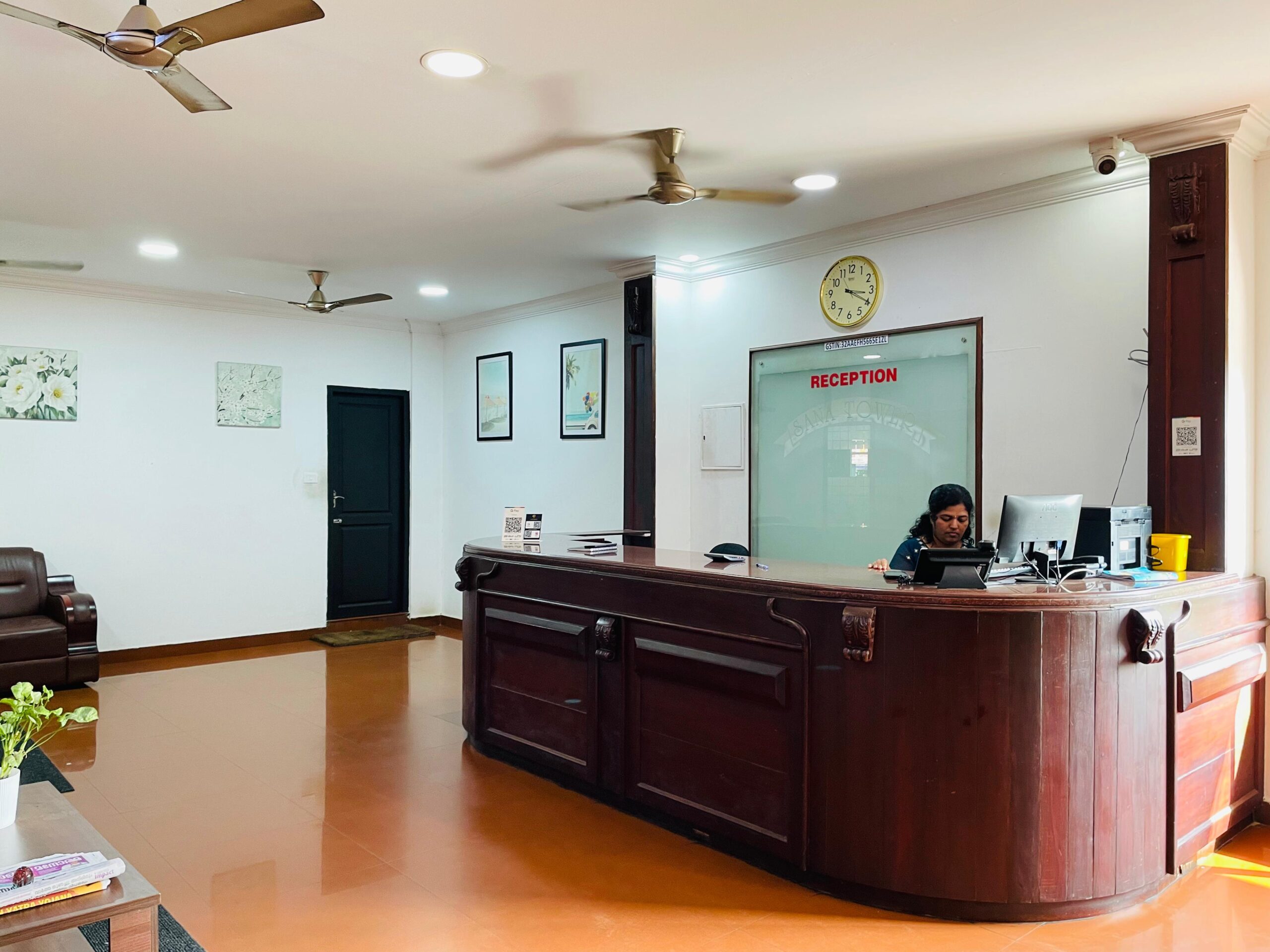 hotel sana tower reception